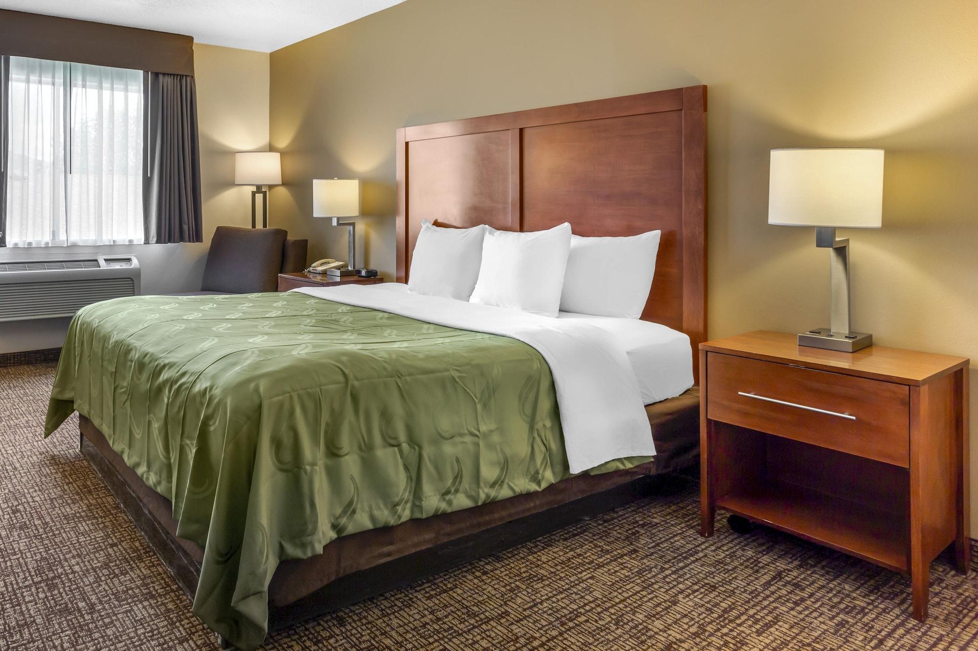 Quality Inn Logan Near University Экстерьер фото