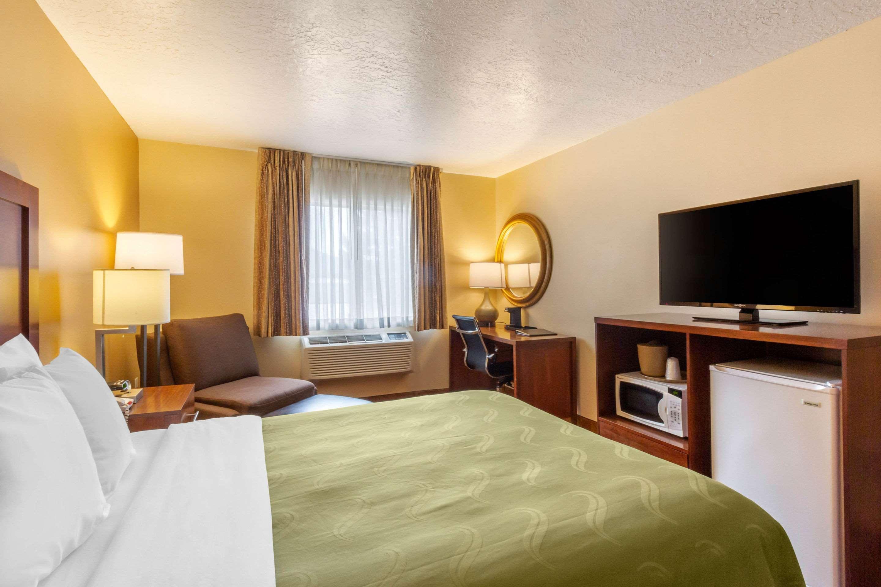Quality Inn Logan Near University Экстерьер фото