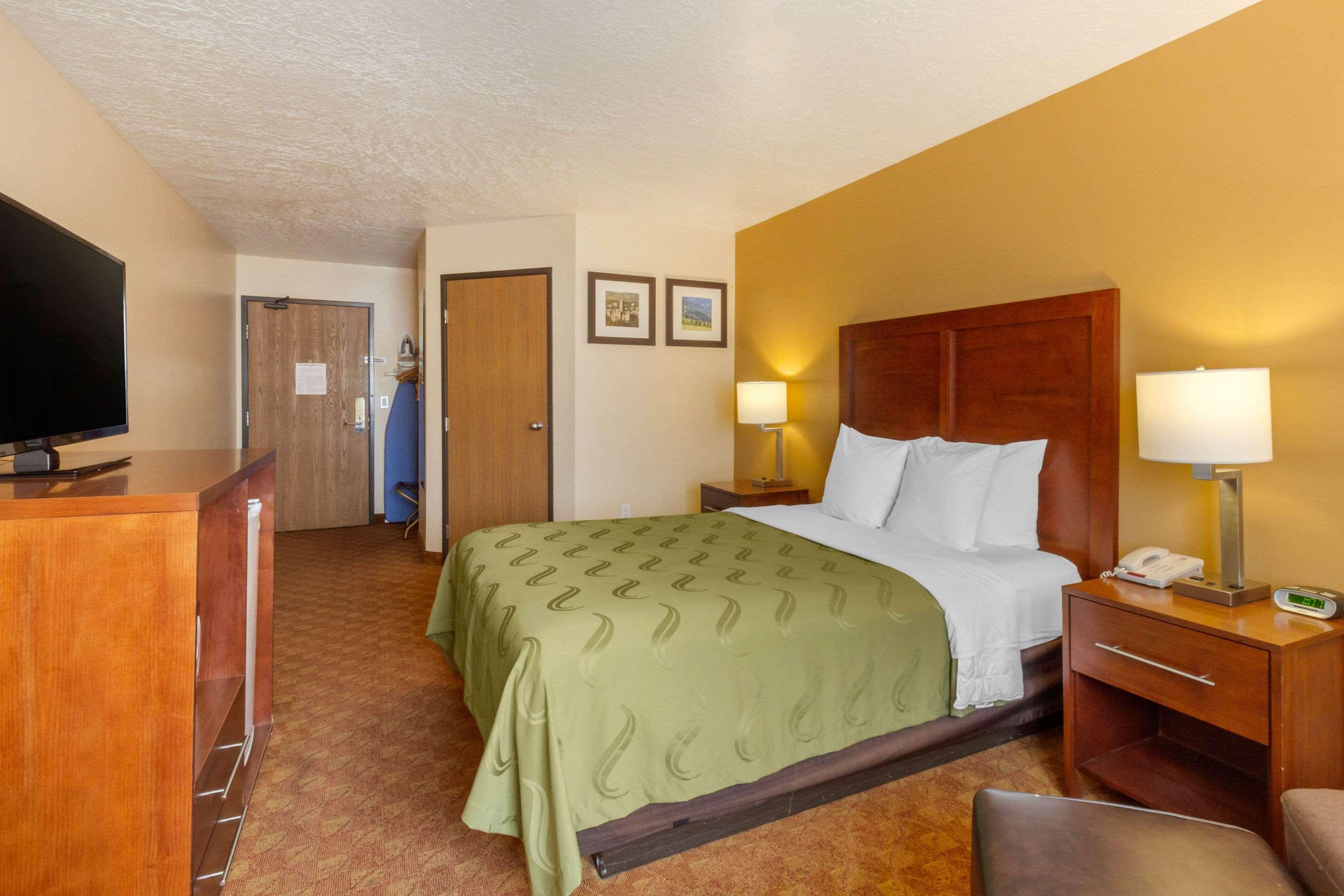 Quality Inn Logan Near University Экстерьер фото