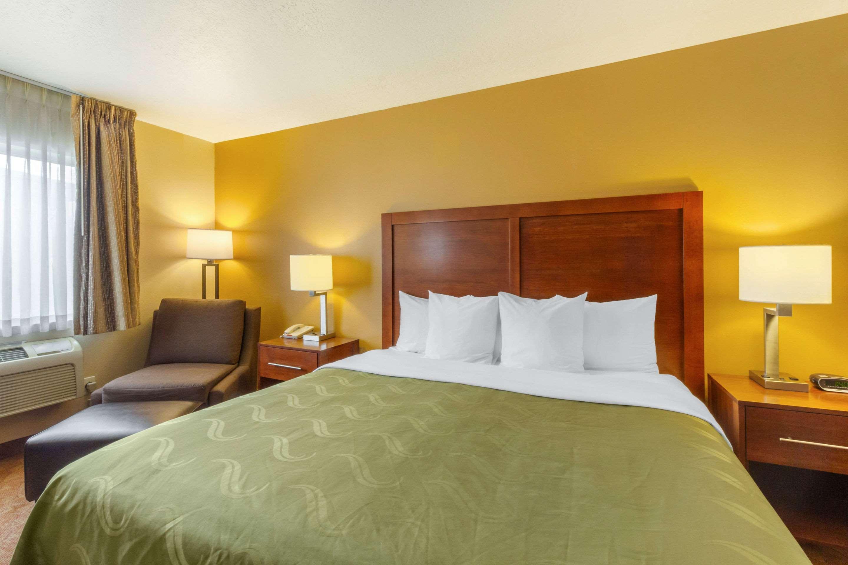 Quality Inn Logan Near University Экстерьер фото