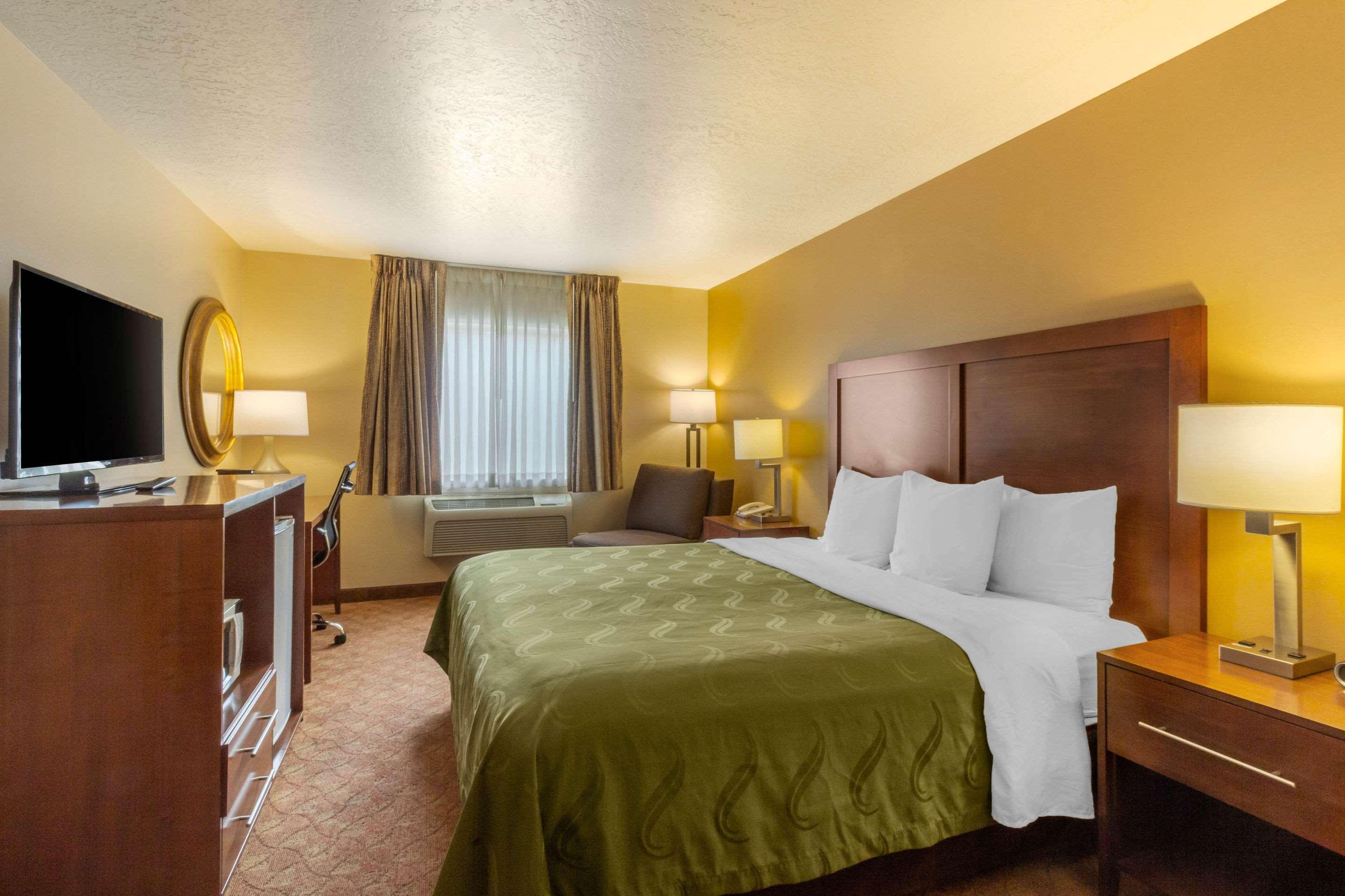 Quality Inn Logan Near University Экстерьер фото