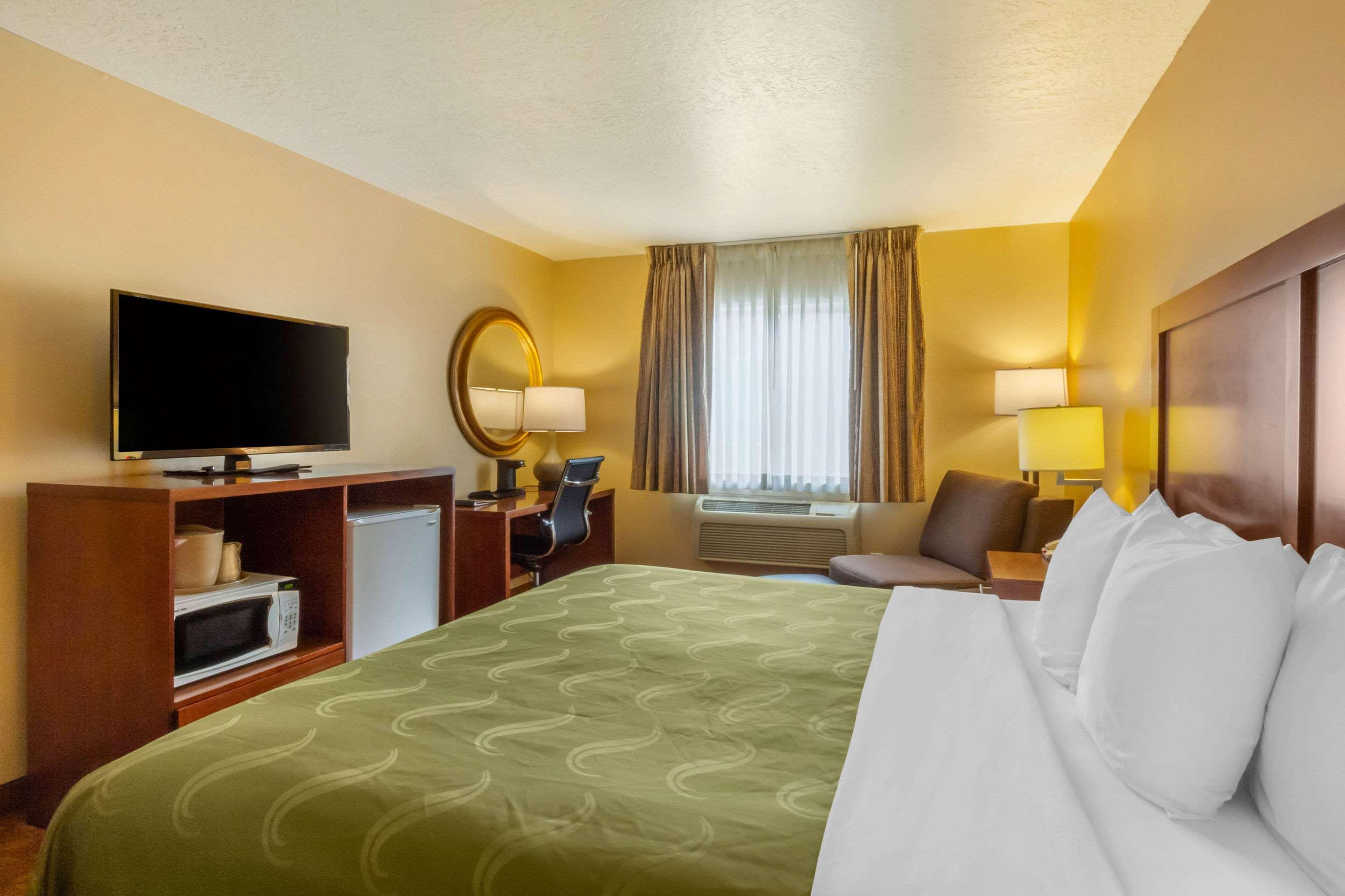 Quality Inn Logan Near University Экстерьер фото