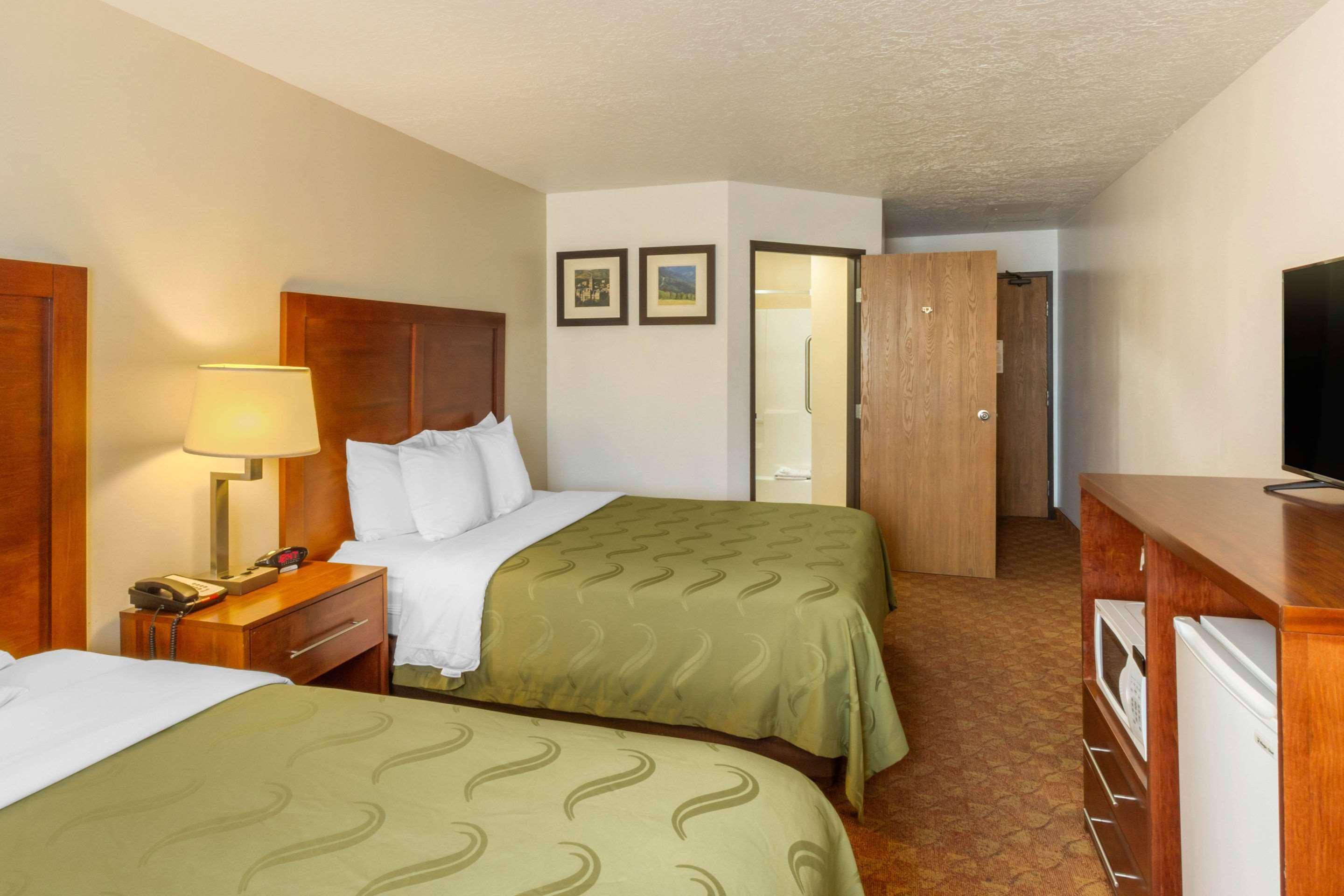 Quality Inn Logan Near University Экстерьер фото