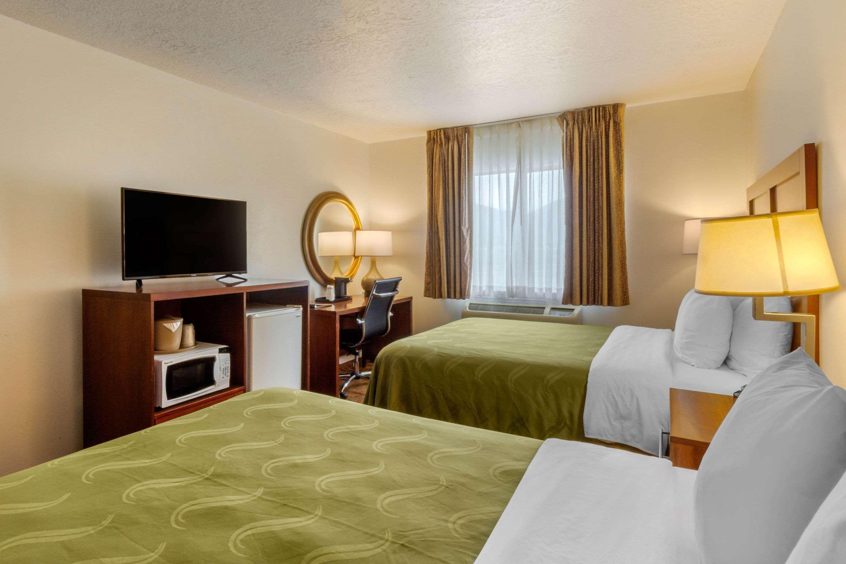 Quality Inn Logan Near University Экстерьер фото