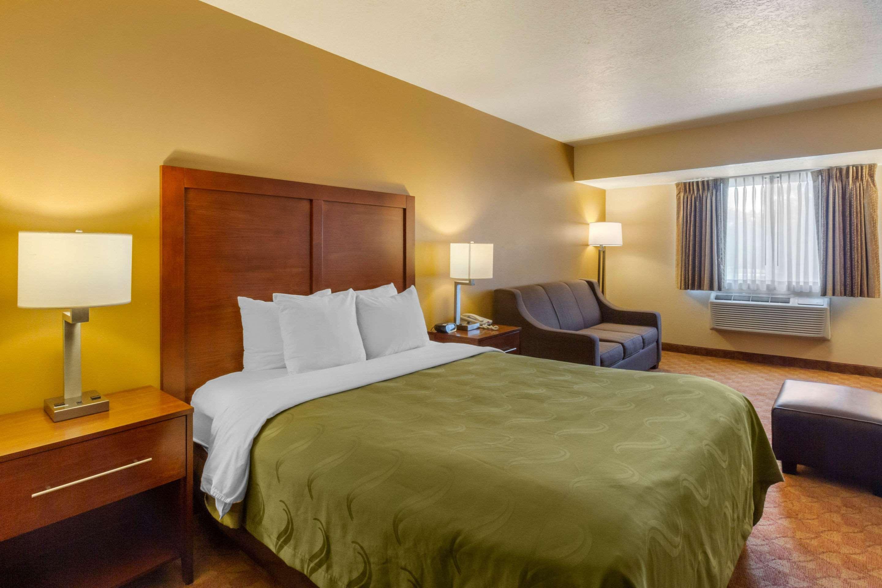 Quality Inn Logan Near University Экстерьер фото
