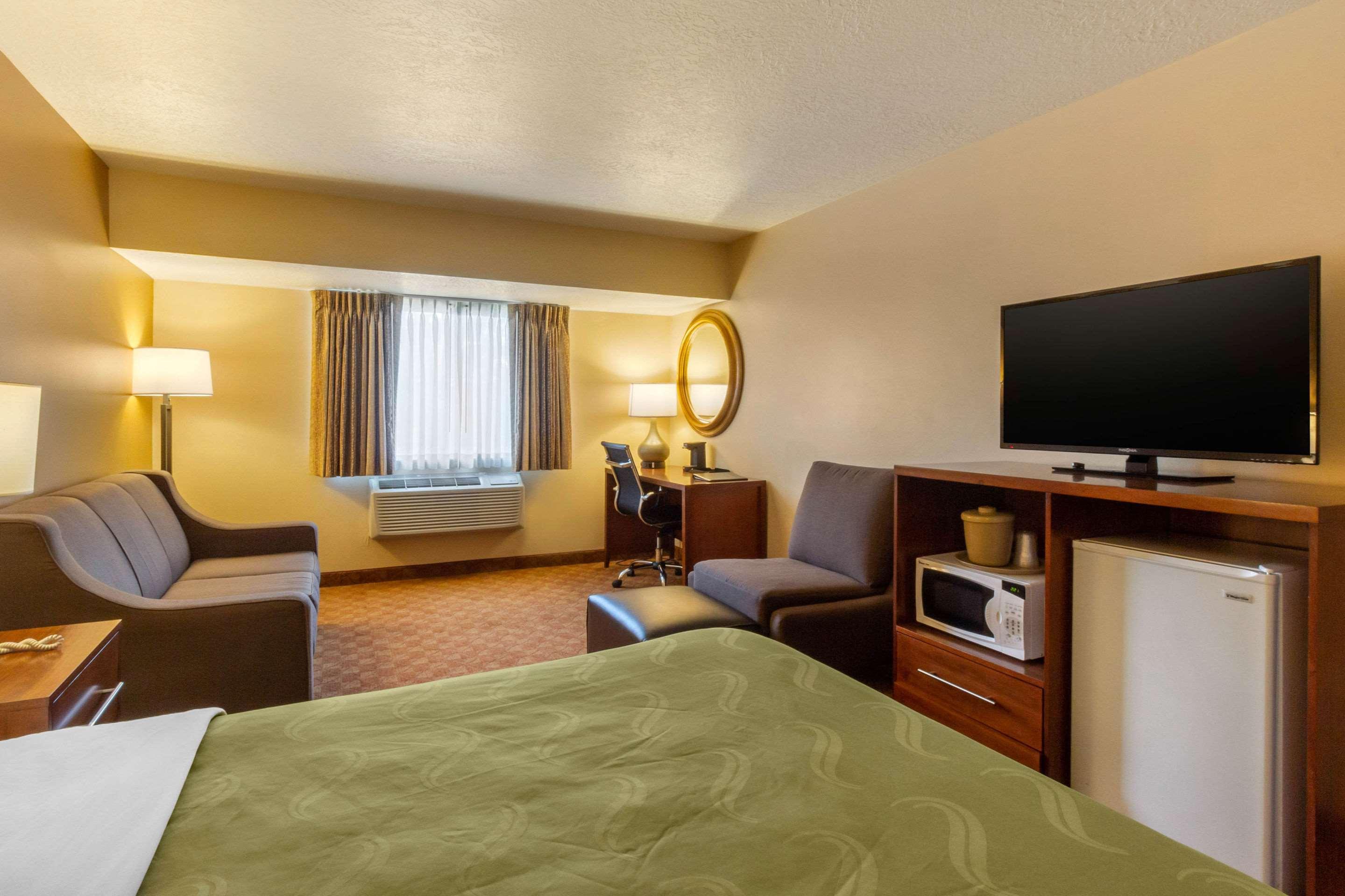 Quality Inn Logan Near University Экстерьер фото