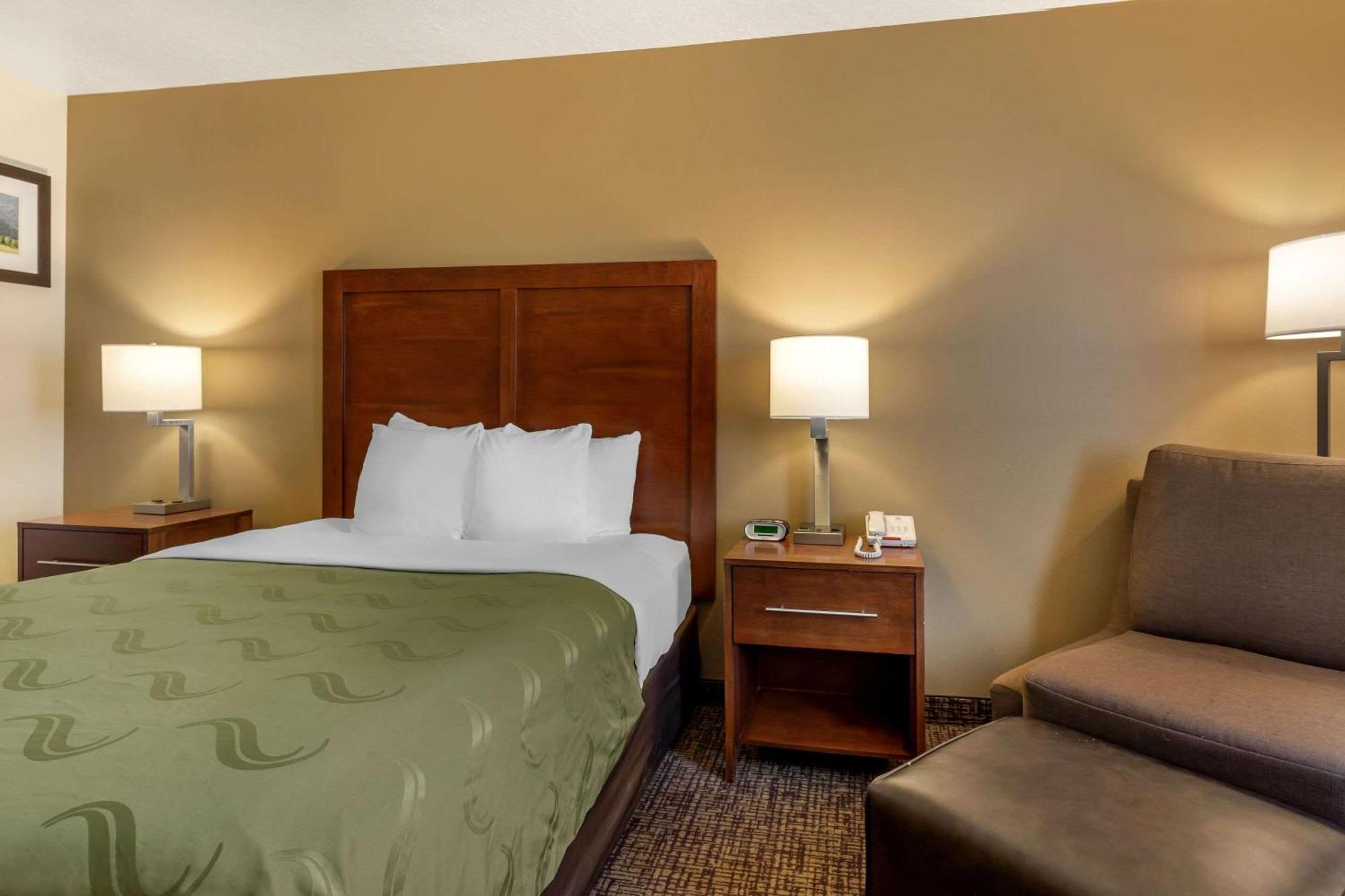 Quality Inn Logan Near University Экстерьер фото