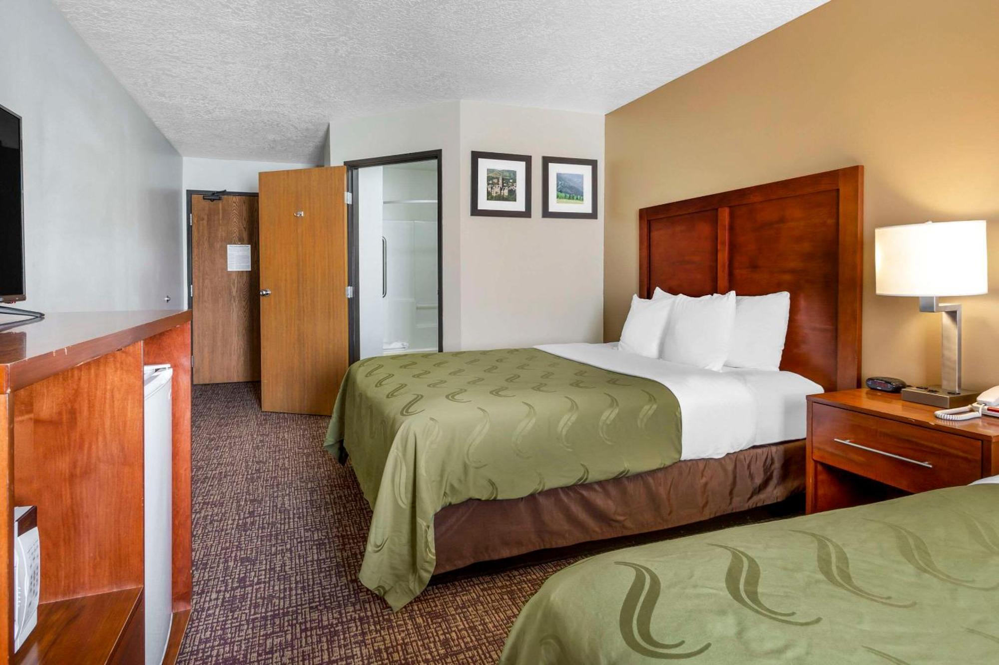 Quality Inn Logan Near University Экстерьер фото