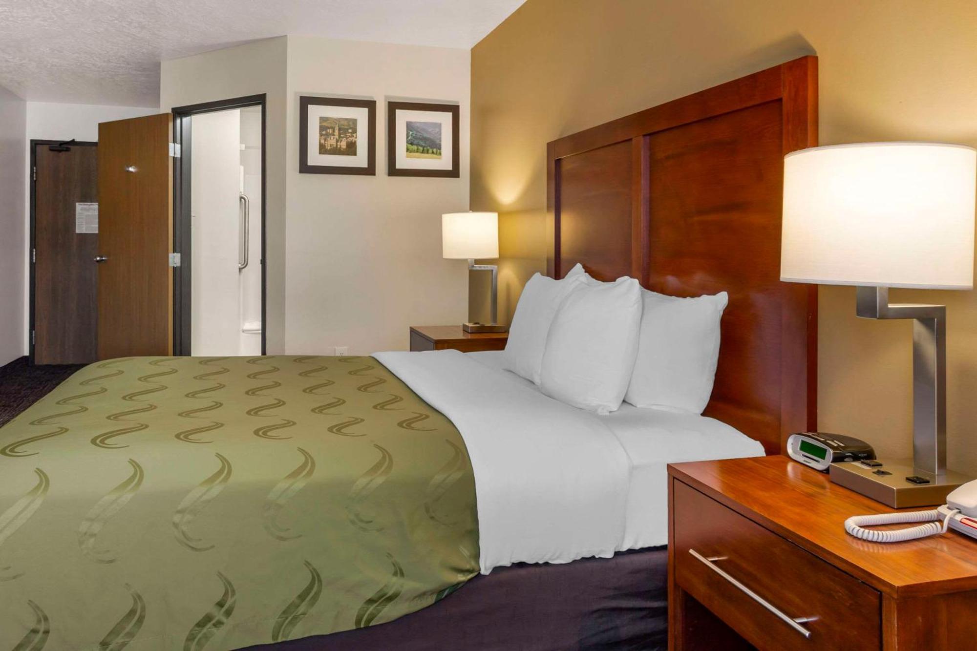 Quality Inn Logan Near University Экстерьер фото