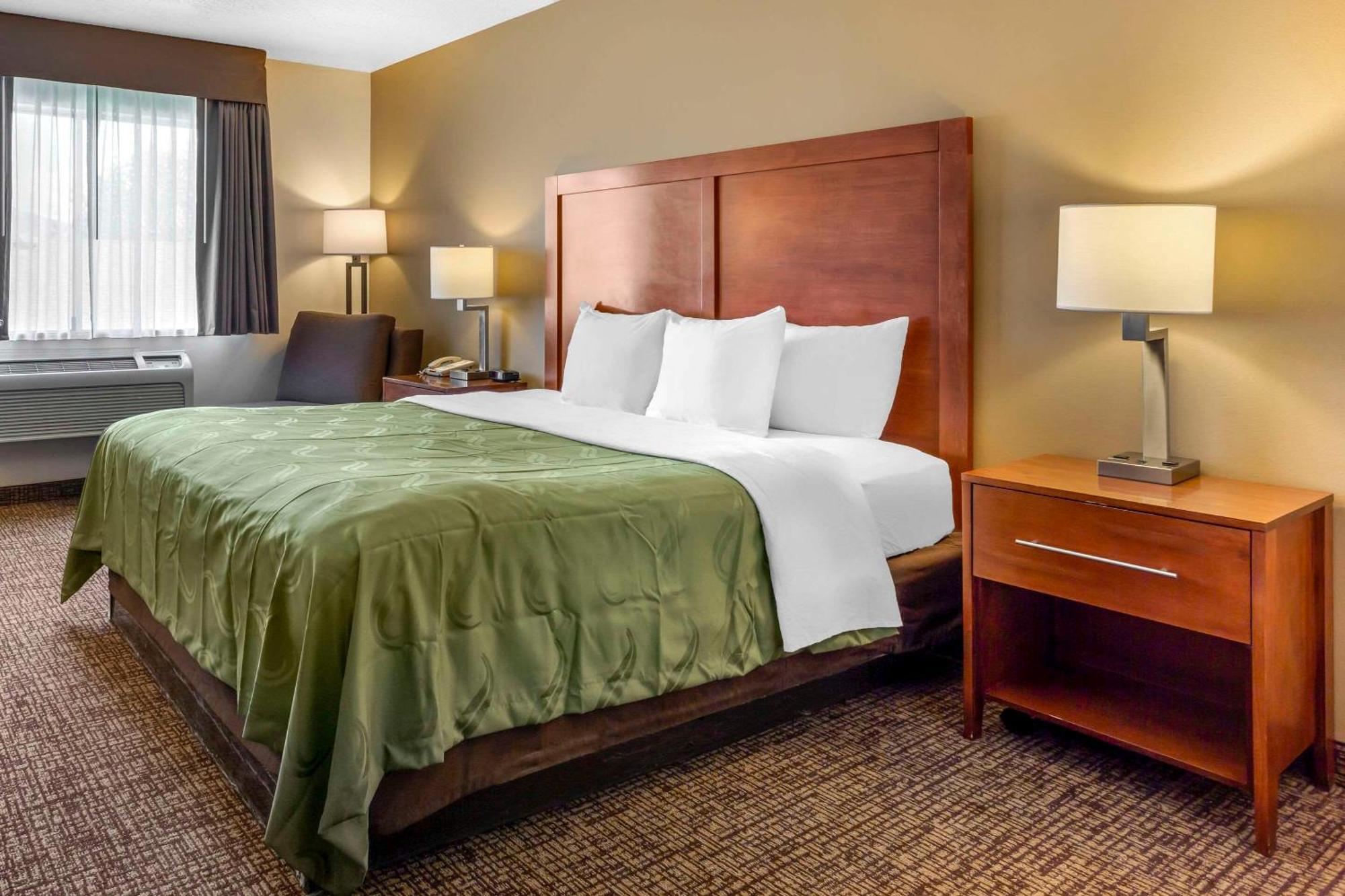 Quality Inn Logan Near University Экстерьер фото