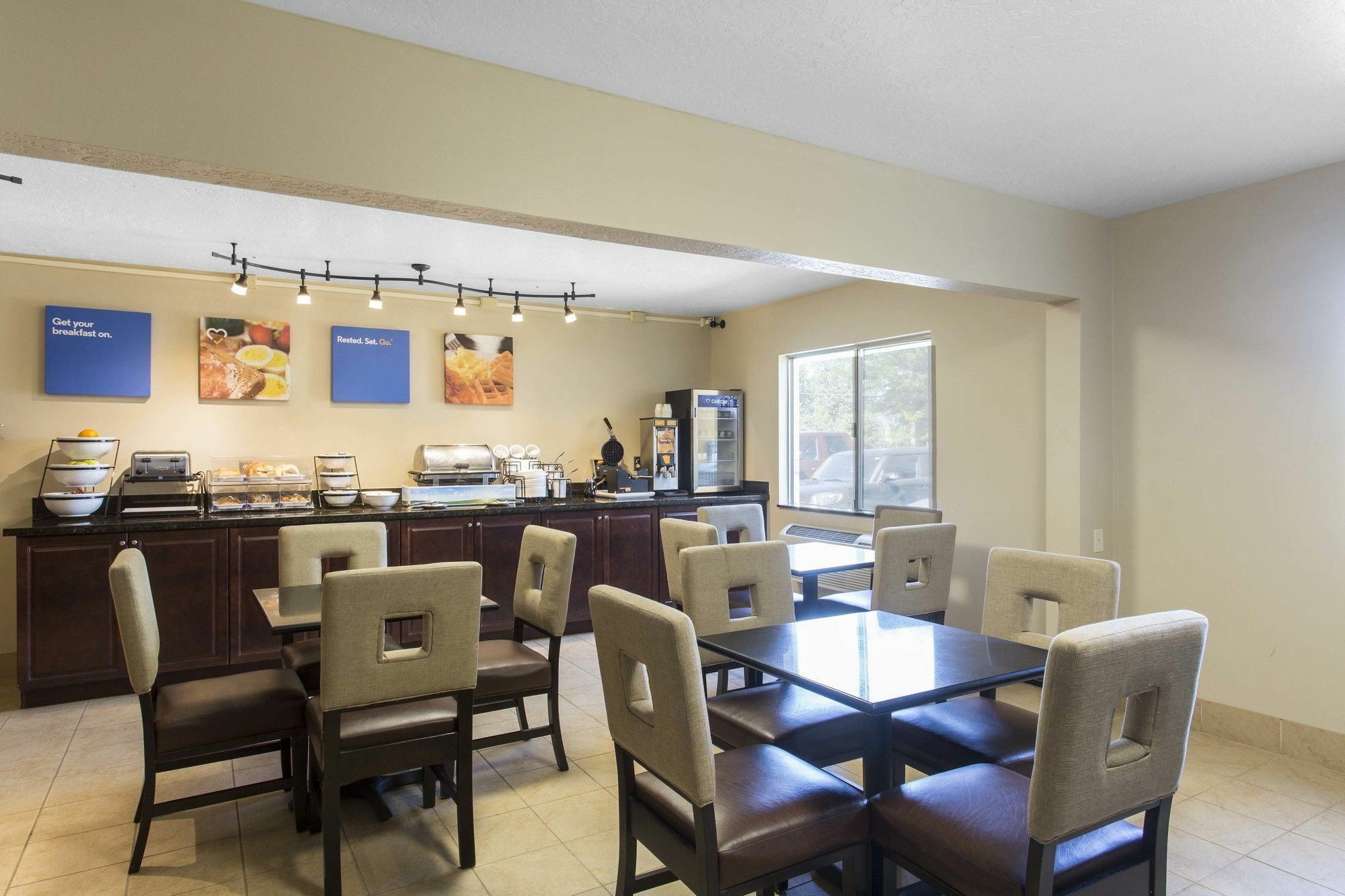 Quality Inn Logan Near University Экстерьер фото