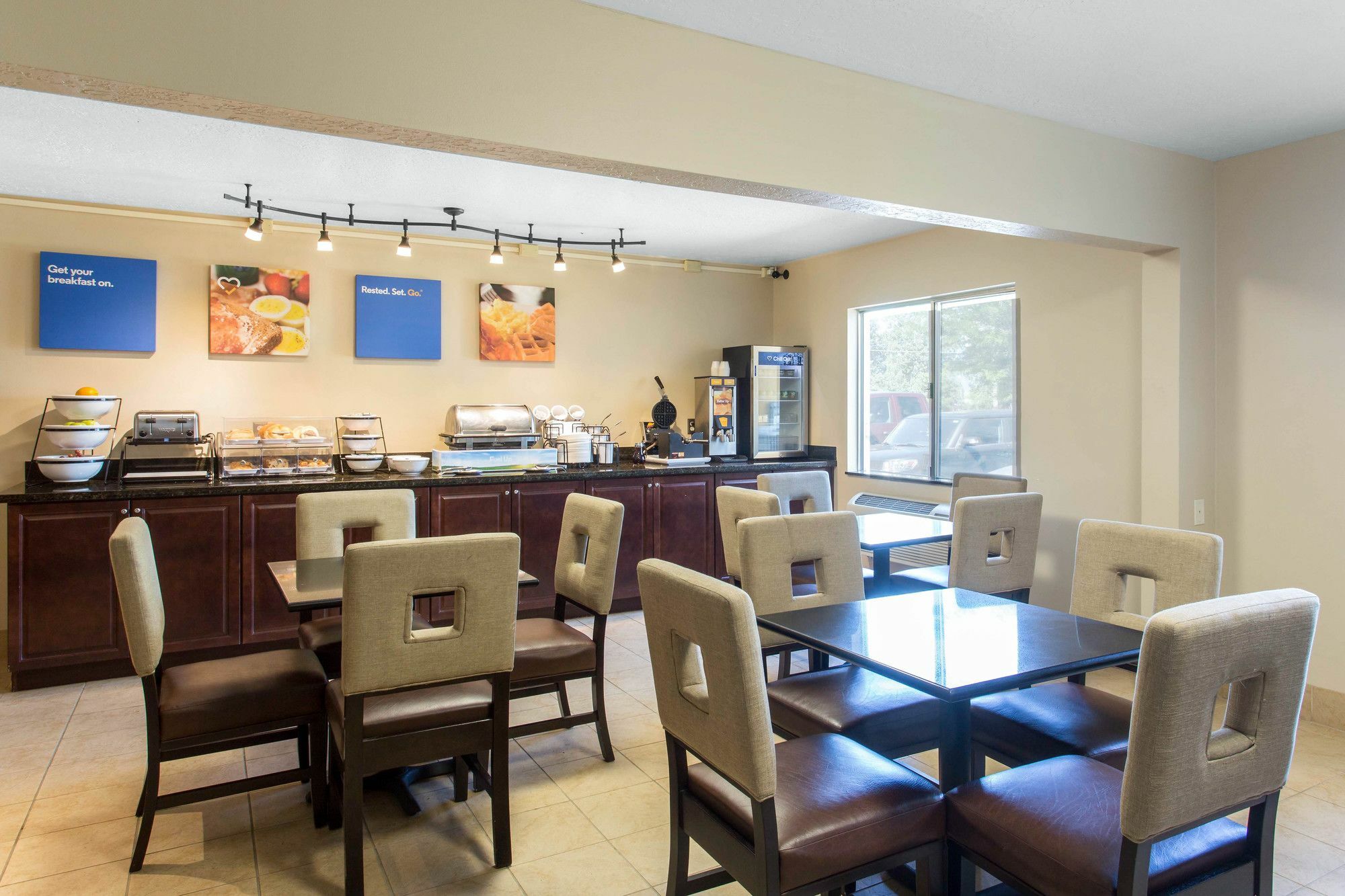 Quality Inn Logan Near University Экстерьер фото