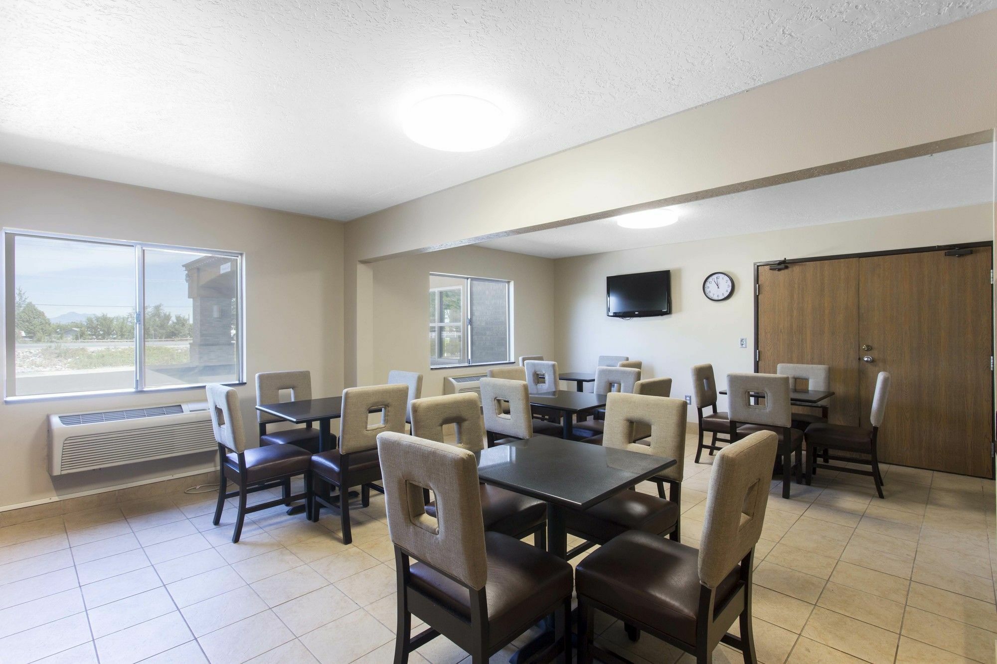 Quality Inn Logan Near University Экстерьер фото