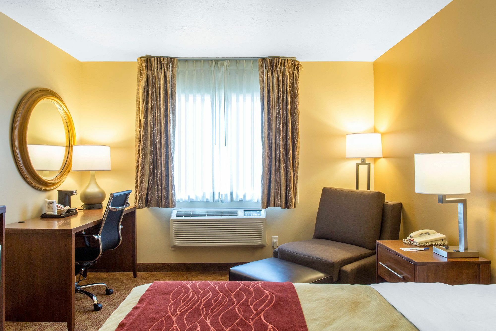 Quality Inn Logan Near University Экстерьер фото